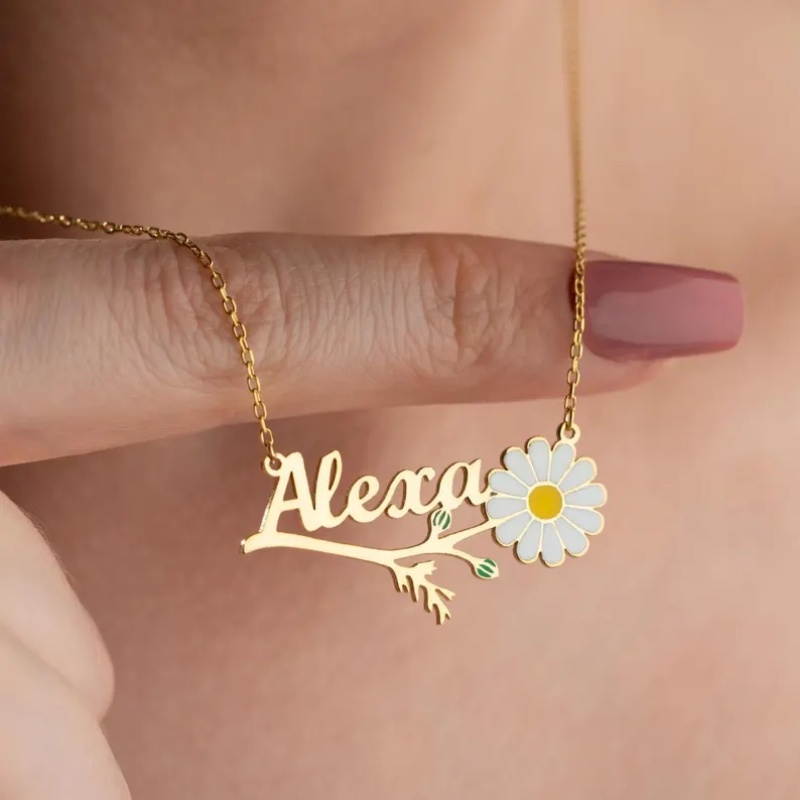 قلادة اسم مخصصة من رورو بتصميم - مراجعة Birth Flower Necklace وسعره